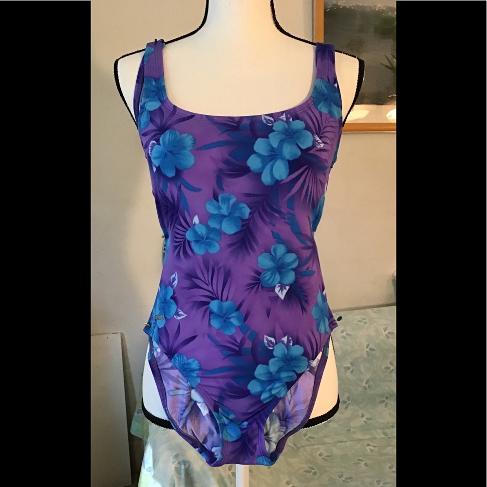 🇦🇷Speedo one piece swimsuit. Size 6
